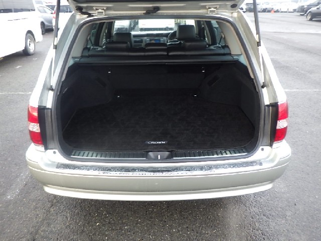 TOYOTA CROWN ESTATE 2003 Image 23