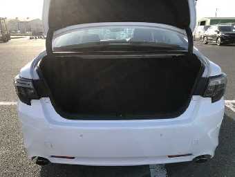 TOYOTA MARK X 2018 Image 14