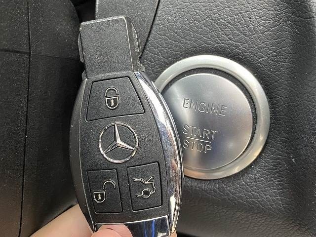 MERCEDES BENZ C CLASS 2018 Image 20