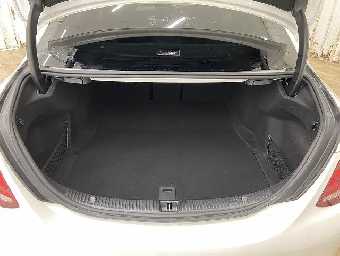 MERCEDES BENZ C CLASS 2018 Image 15