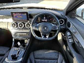 MERCEDES BENZ C CLASS 2018 Image 18