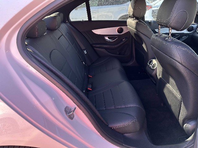 MERCEDES BENZ C CLASS 2018 Image 26