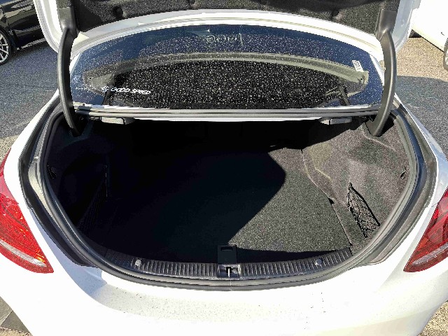 MERCEDES BENZ C CLASS 2018 Image 27