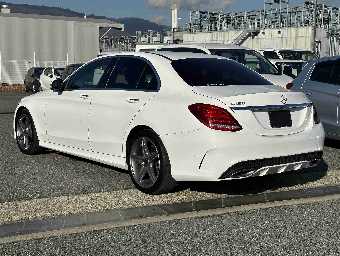 MERCEDES BENZ C CLASS 2018 Image 25