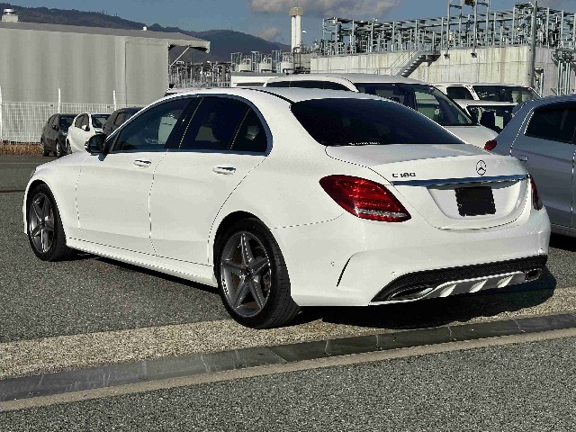 MERCEDES BENZ C CLASS 2018 Image 31