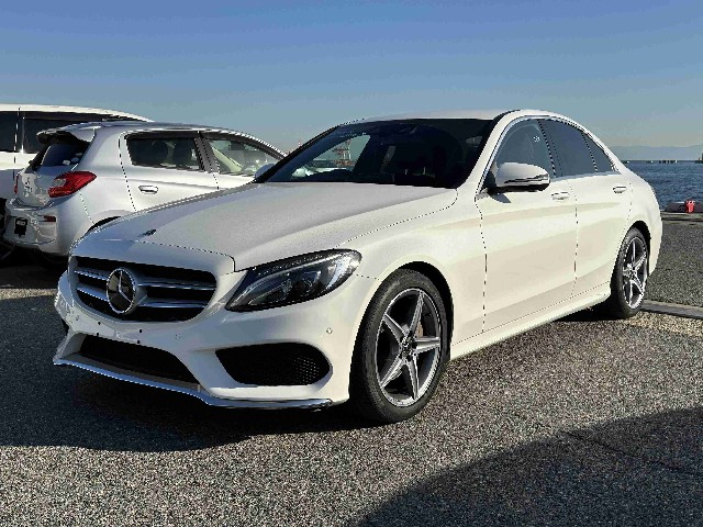 MERCEDES BENZ C CLASS 2018 Image 32