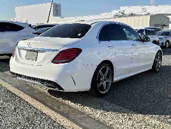 MERCEDES BENZ C CLASS 2018 Image 27