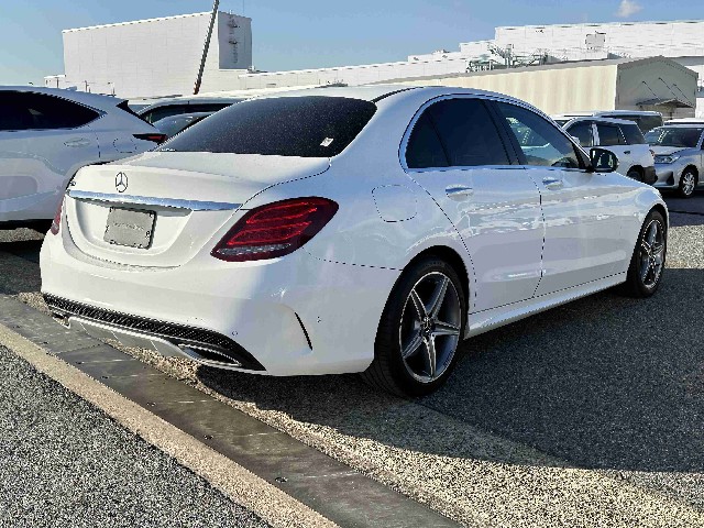 MERCEDES BENZ C CLASS 2018 Image 33