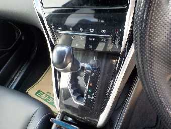 TOYOTA HARRIER 2019 Image 12