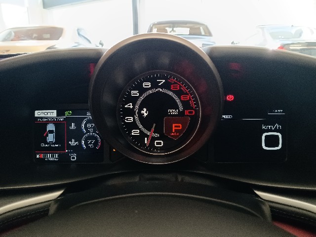 FERRARI GTC4 LUSSO 2020 Image 36