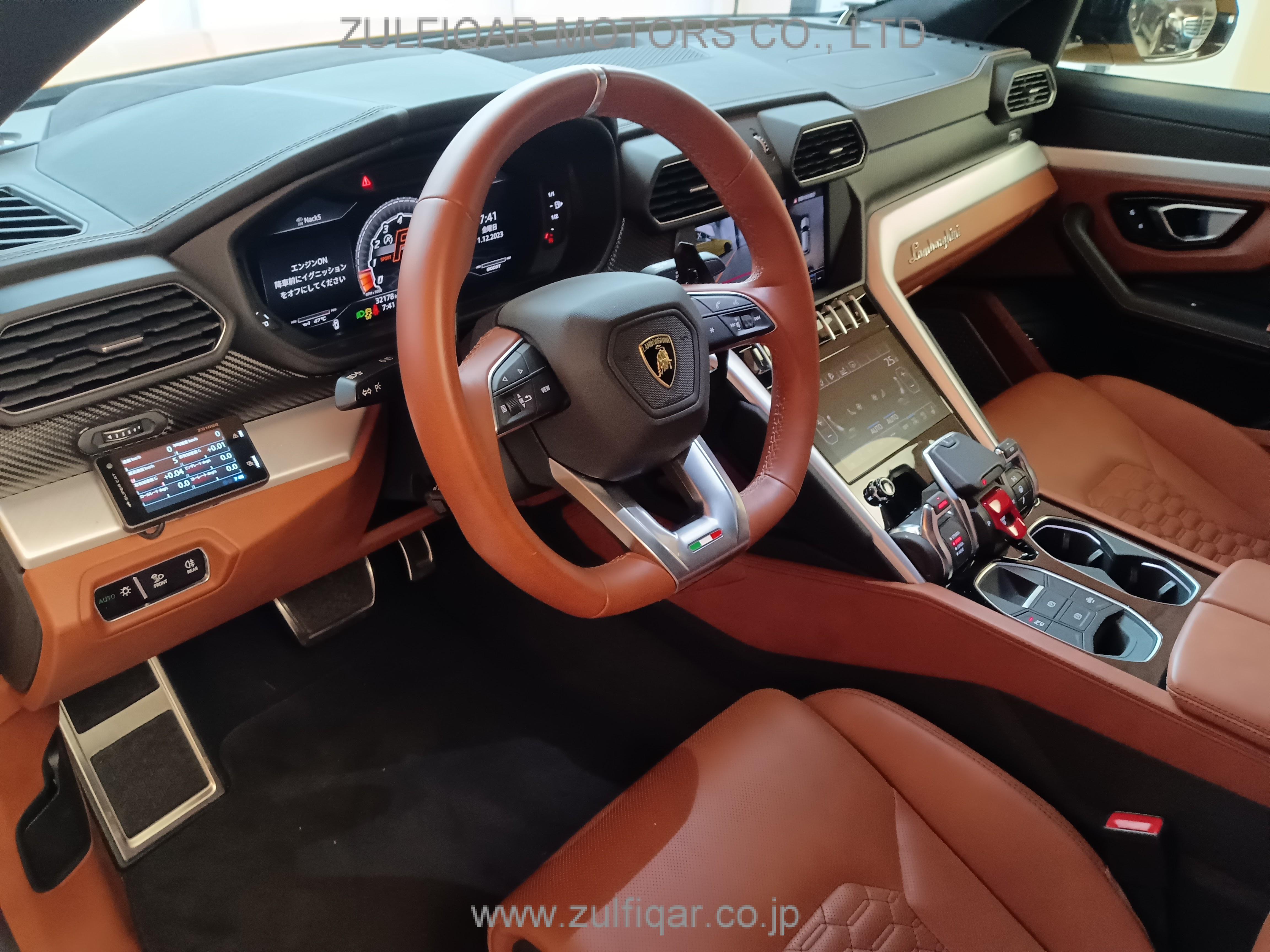 LAMBORGHINI URUS 2018 Image 2