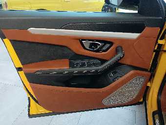 LAMBORGHINI URUS 2018 Image 17