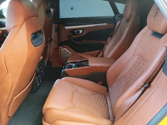 LAMBORGHINI URUS 2018 Image 25