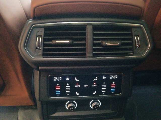 LAMBORGHINI URUS 2018 Image 26