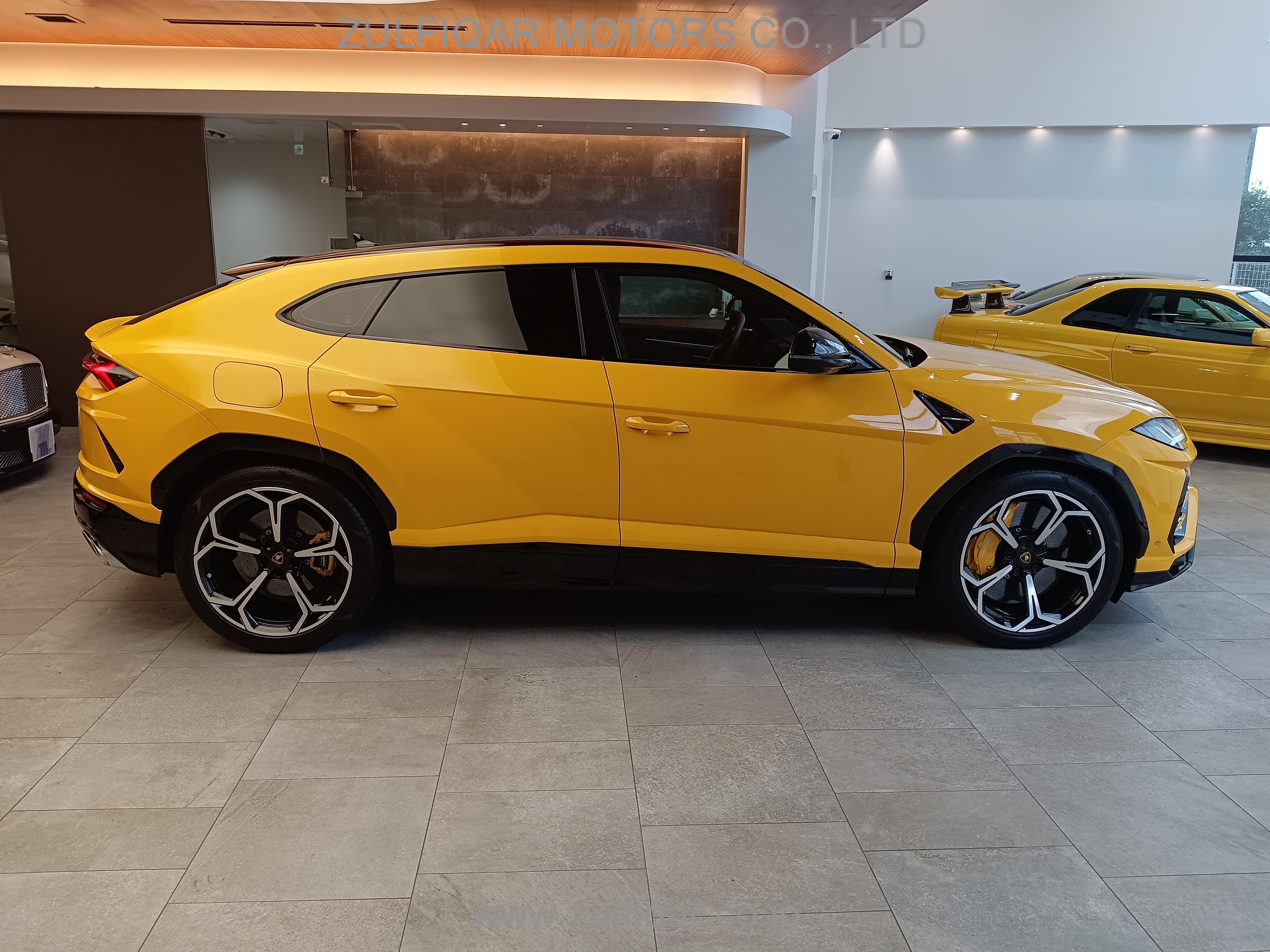 LAMBORGHINI URUS 2018 Image 4