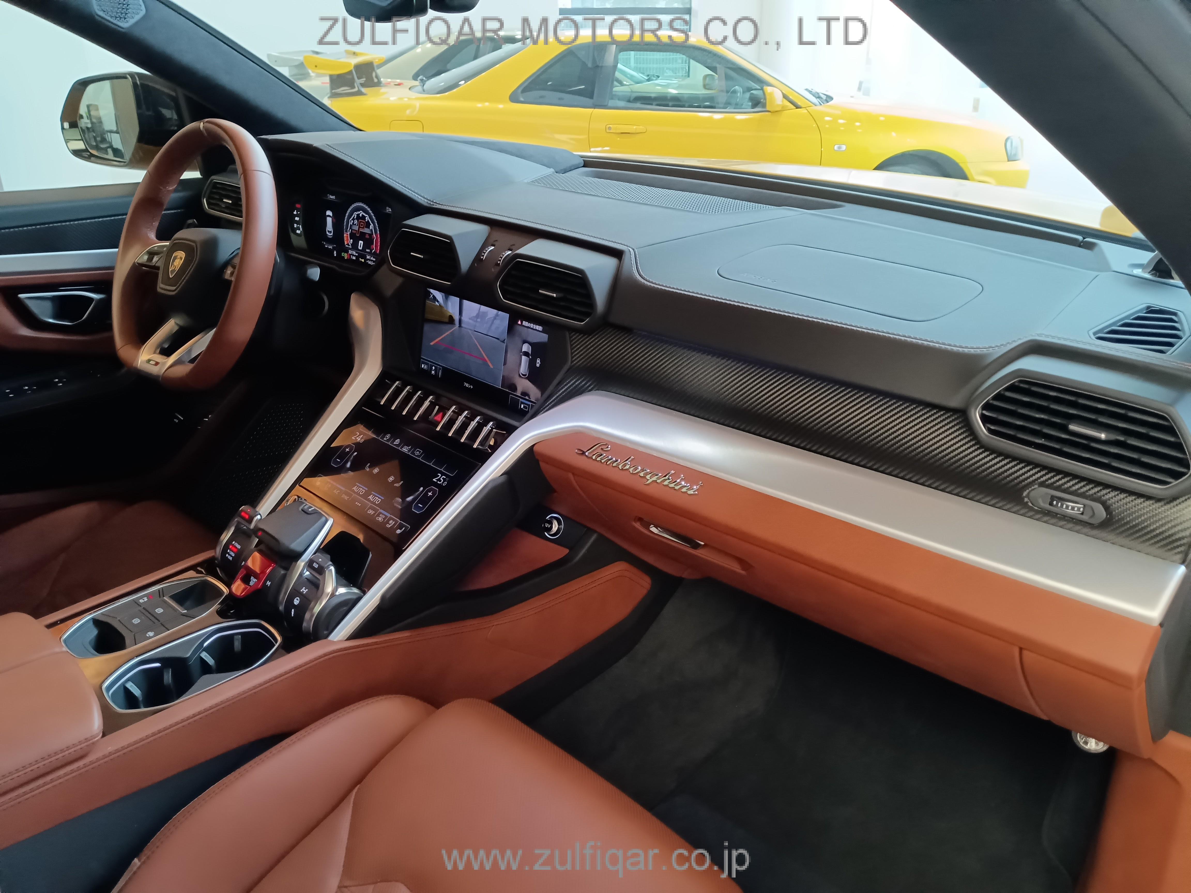 LAMBORGHINI URUS 2018 Image 32