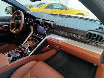 LAMBORGHINI URUS 2018 Image 26