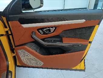LAMBORGHINI URUS 2018 Image 29