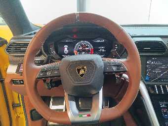 LAMBORGHINI URUS 2018 Image 46