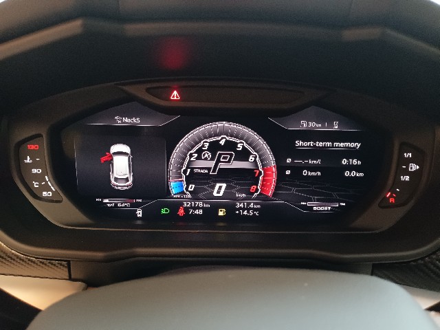 LAMBORGHINI URUS 2018 Image 56