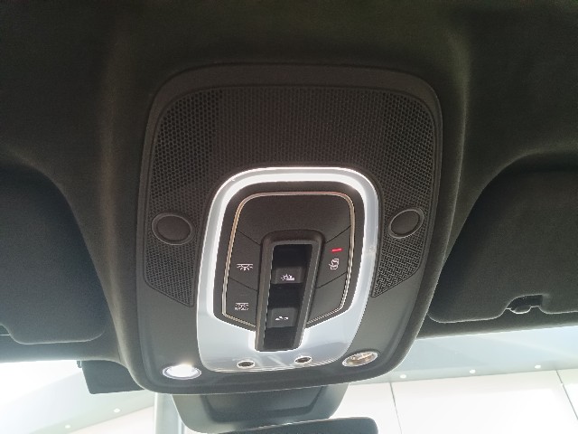 LAMBORGHINI URUS 2018 Image 58