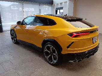LAMBORGHINI URUS 2018 Image 9