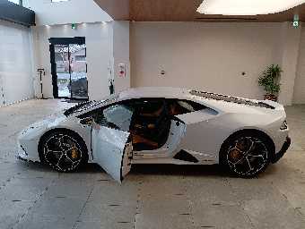 LAMBORGHINI HURACAN 2021 Image 11