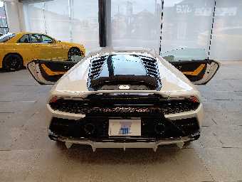 LAMBORGHINI HURACAN 2021 Image 12