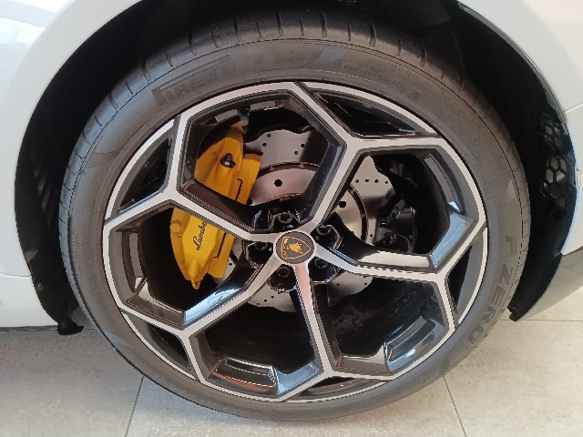 LAMBORGHINI HURACAN 2021 Image 29