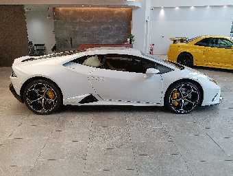 LAMBORGHINI HURACAN 2021 Image 4