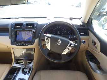 TOYOTA CROWN HYBRID 2011 Image 15