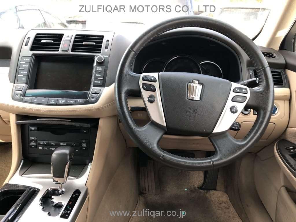 TOYOTA CROWN HYBRID 2011 Image 6