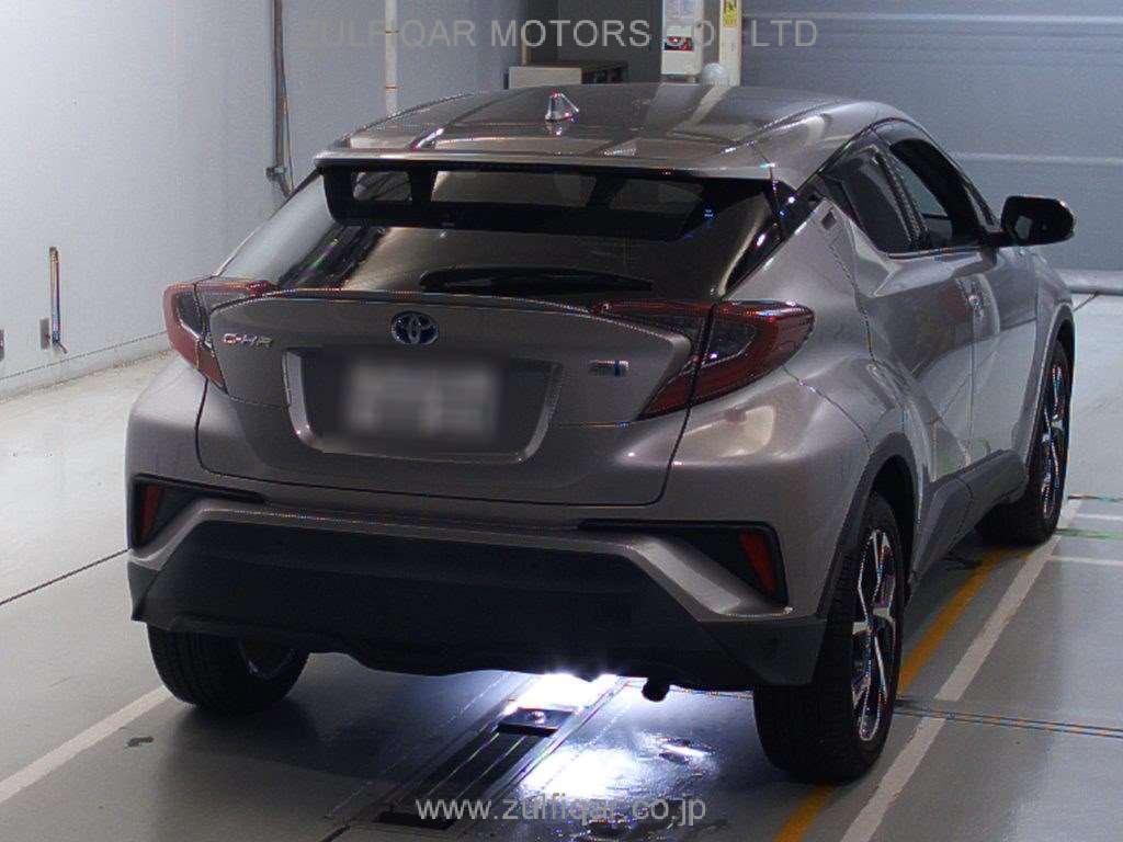 TOYOTA C-HR 2017 Image 2