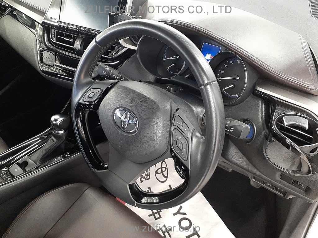 TOYOTA C-HR 2017 Image 7