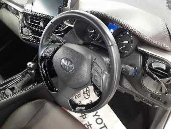 TOYOTA C-HR 2017 Image 7