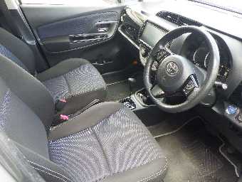 TOYOTA VITZ 2018 Image 4