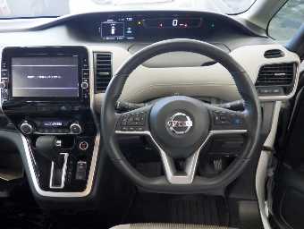 NISSAN SERENA 2017 Image 5