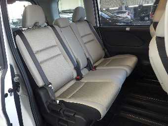 NISSAN SERENA 2017 Image 8