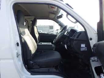 TOYOTA REGIUSACE 2014 Image 11
