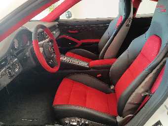 PORSCHE 911 2019 Image 2