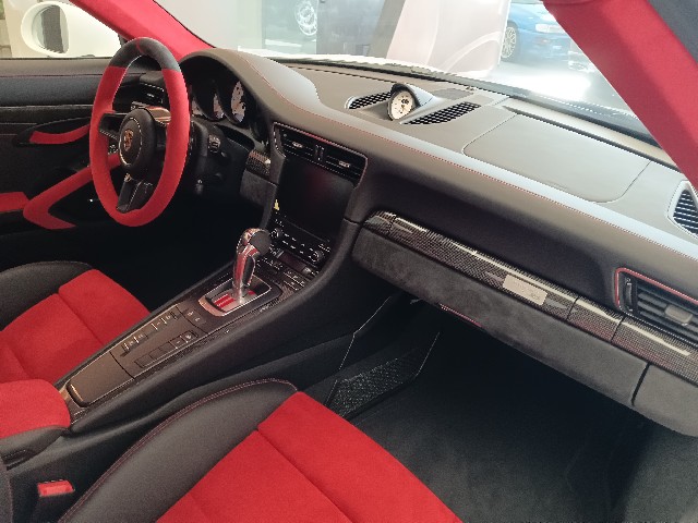 PORSCHE 911 2019 Image 26