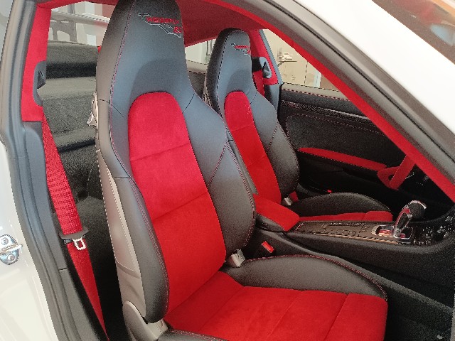 PORSCHE 911 2019 Image 28