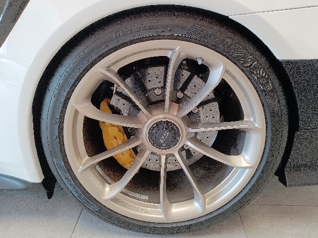 PORSCHE 911 2019 Image 34