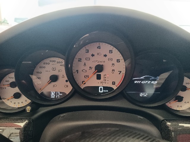 PORSCHE 911 2019 Image 43