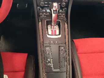 PORSCHE 911 2019 Image 40