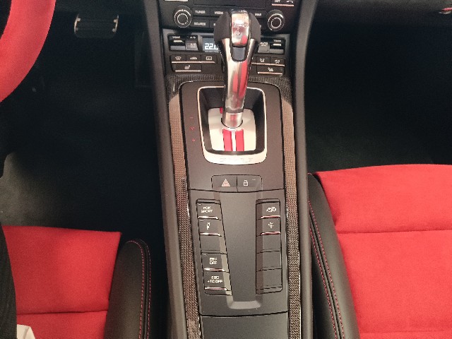 PORSCHE 911 2019 Image 46