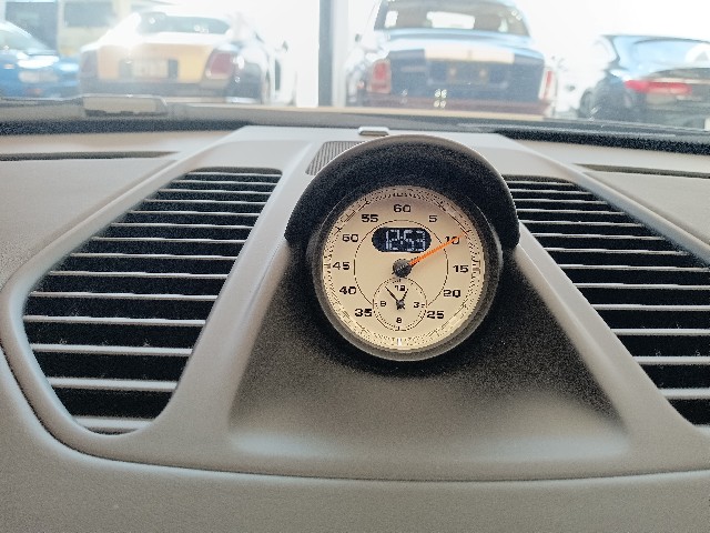 PORSCHE 911 2019 Image 48