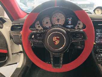 PORSCHE 911 2019 Image 43