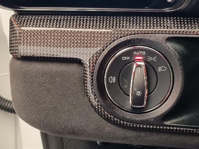 PORSCHE 911 2019 Image 50