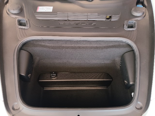 PORSCHE 911 2019 Image 54